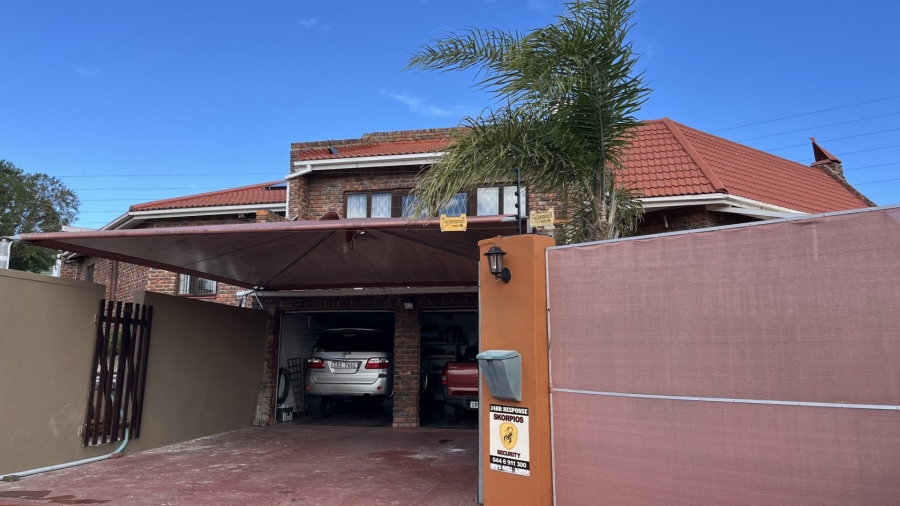 4 Bedroom Property for Sale in Heiderand Western Cape